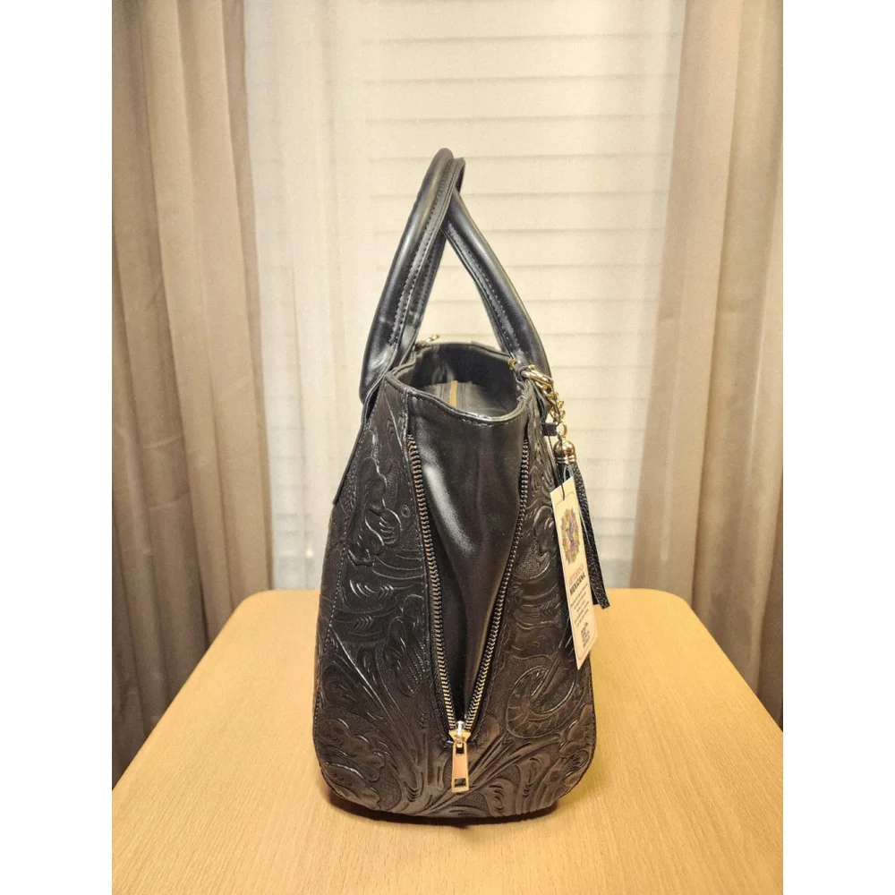 Black Zippered Floral Embossed Tooled Artisan LEATHER Hobo Bag Purse Artesanal